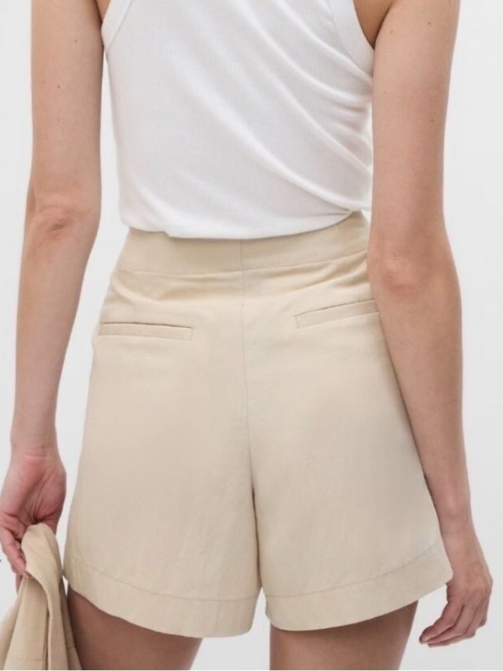 Gap SoftSuit Women's Beige Tailored Shorts BNWT Size 6 - Picture 2 of 6